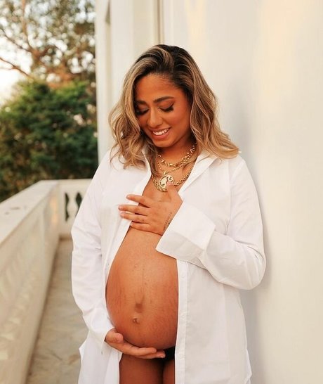 Mc Loma nude model pic