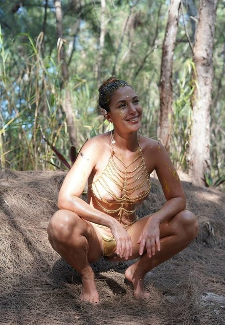 Ana Lucia Silva pretty actress images