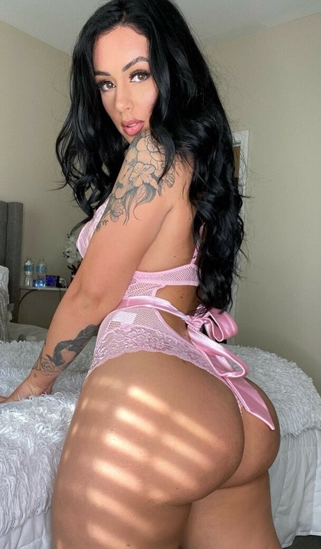 Hayley Davis model pornographic image