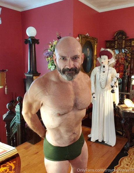 troymontana14 xxx model pictures