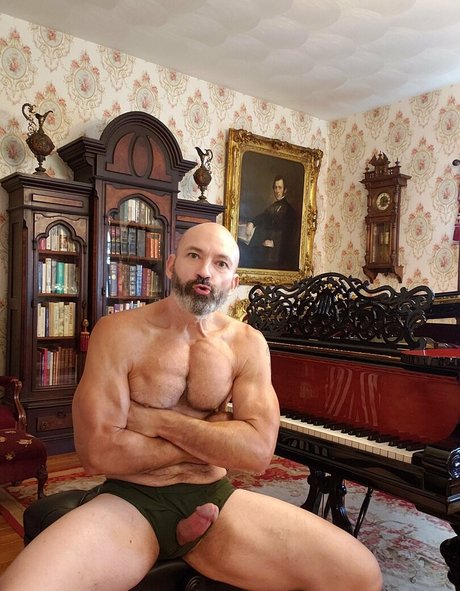 troymontana14 porn model photos