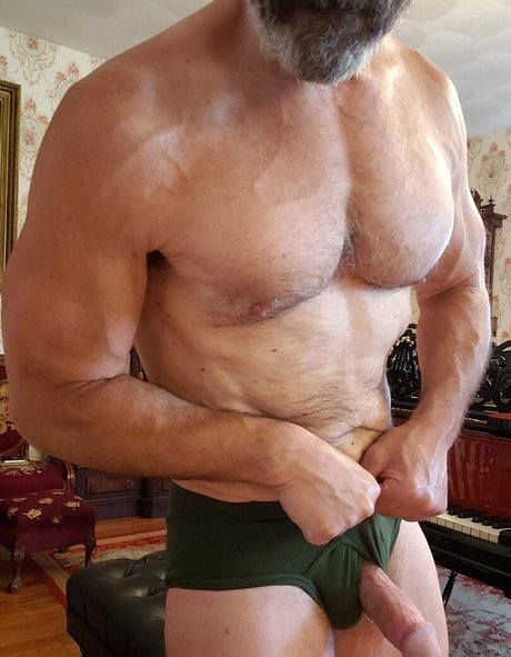 troymontana14 erotic model image