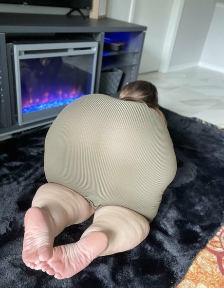 juicycontent model perfect photos