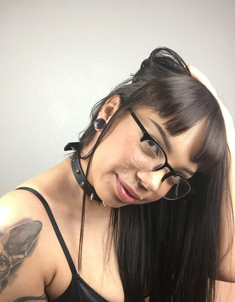 leilacherryfree model adult photos