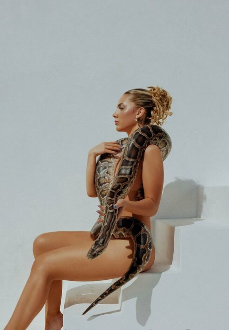 Arianna Flowers best actress photos