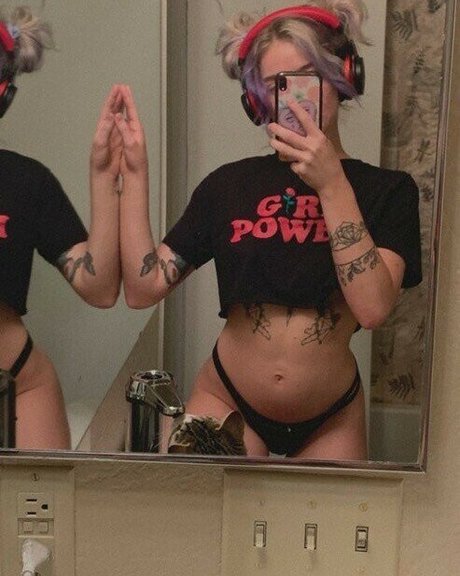 kambiiiii model nudes image