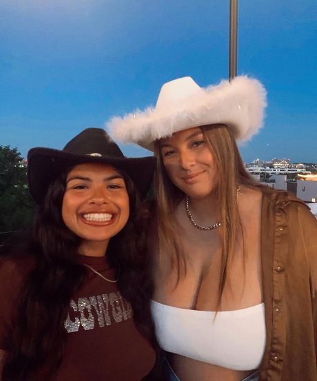 real twin onlyfans adult photos