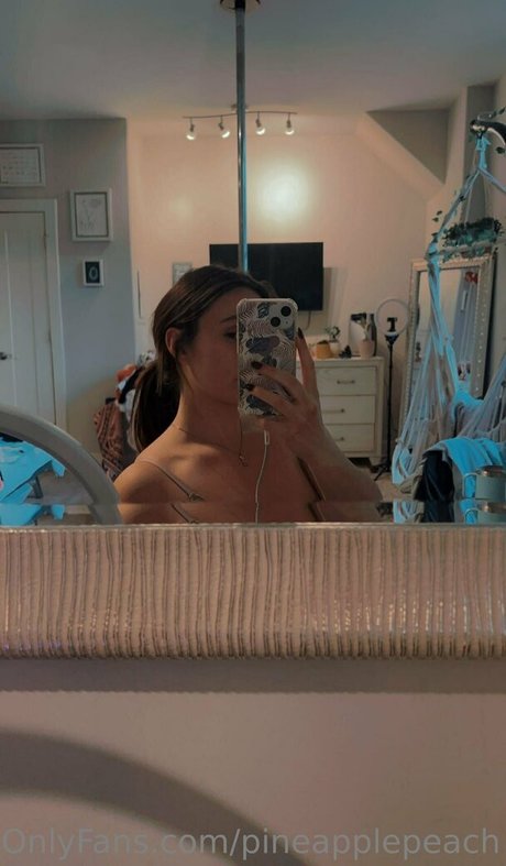pineapplepeach pretty pornstar photo