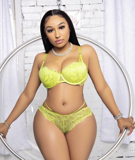 Ella Bandz beautiful model galleries