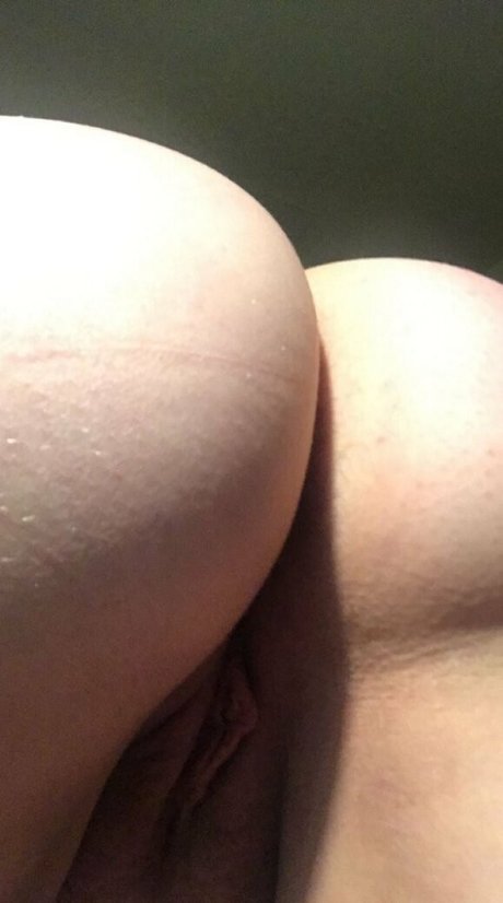 Summie naked pornstar img