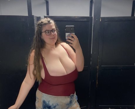 Summie erotic actress image