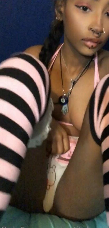 petitchepii nudes star images