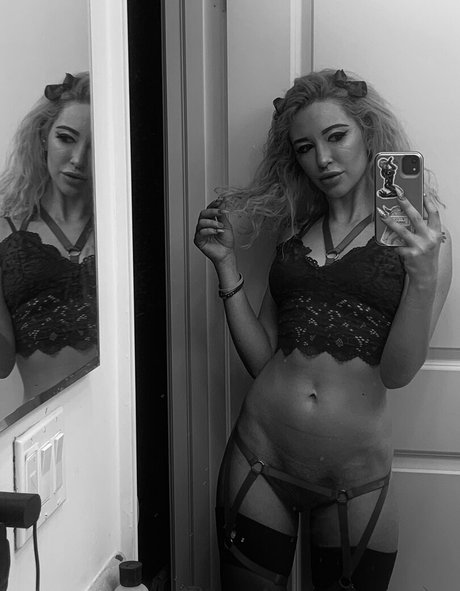 modeljenn star hot photos