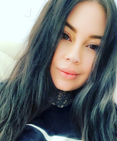 Jessica Monchouchou Profile Photo