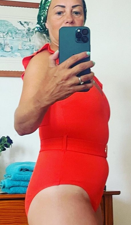 Sarah Cawood model pornographic pic