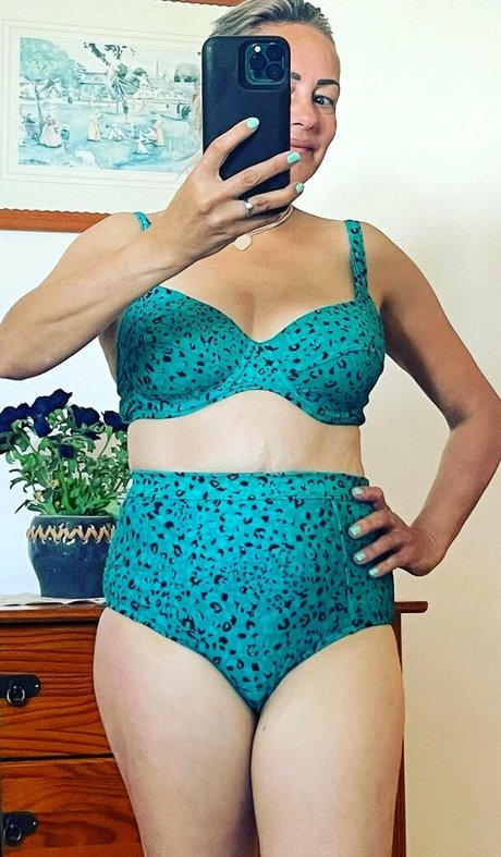 Sarah Cawood model perfect picture