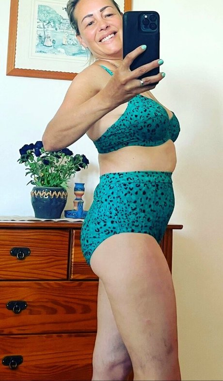 Sarah Cawood sexy actress gallery