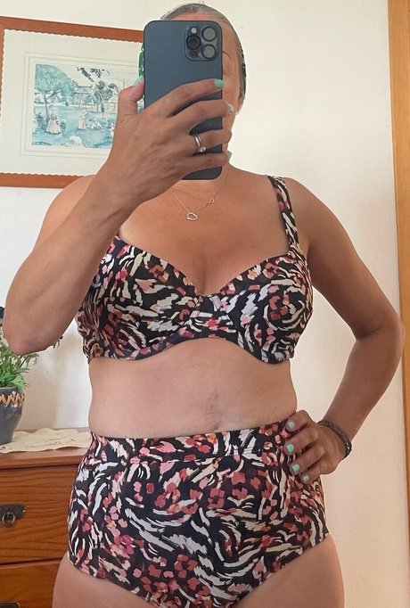 Sarah Cawood erotic star images