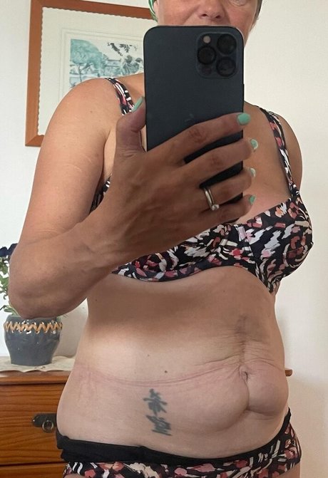 Sarah Cawood star best pic