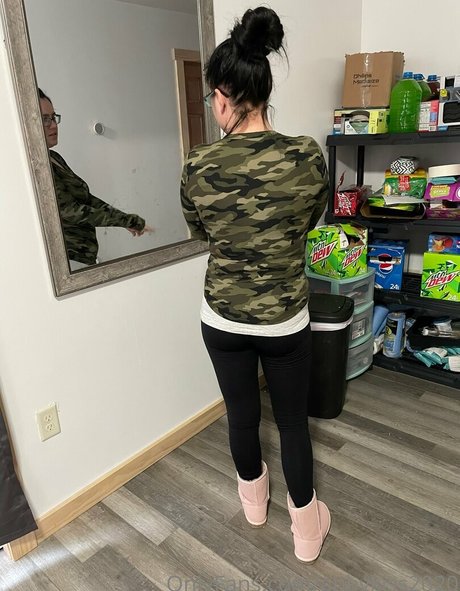 abbykiss2020 art model photo