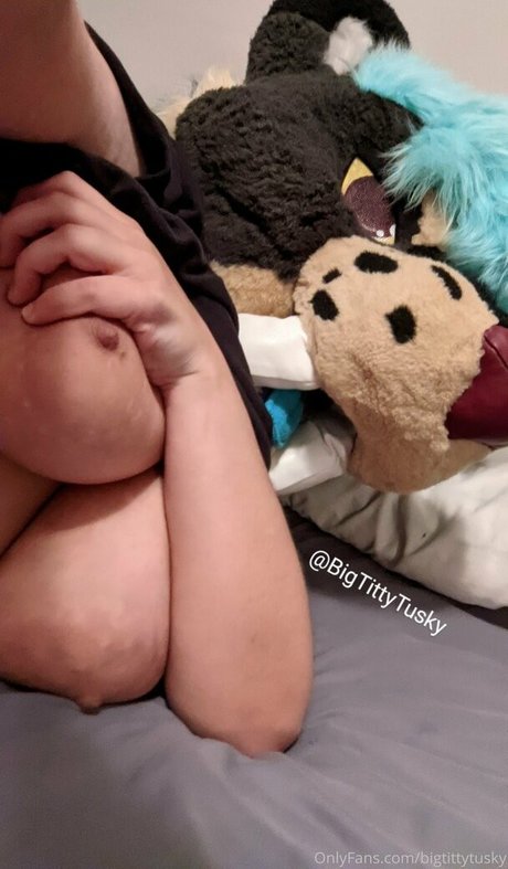 bigtittytusky star perfect pic