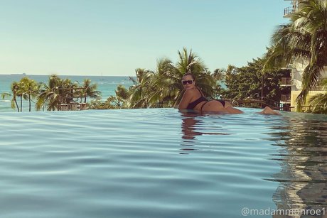 thecurvyqueen01 star hot img