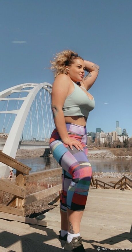 thecurvyqueen01 free actress picture