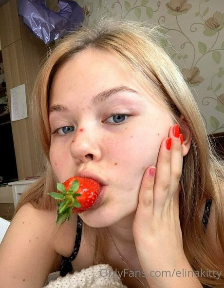 elinakitty beautiful model pic