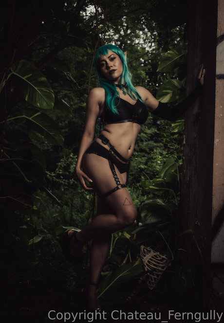 chateau ferngully model hot pic