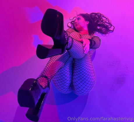 farahasterivip star nude photo
