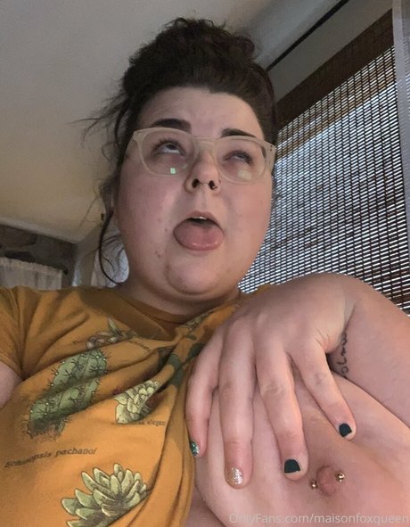 maisonfoxqueen erotic model pics