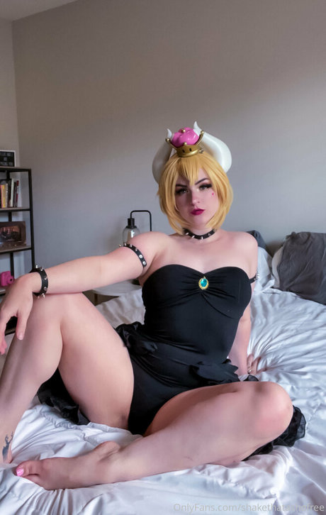 shakethatashefree pretty model image