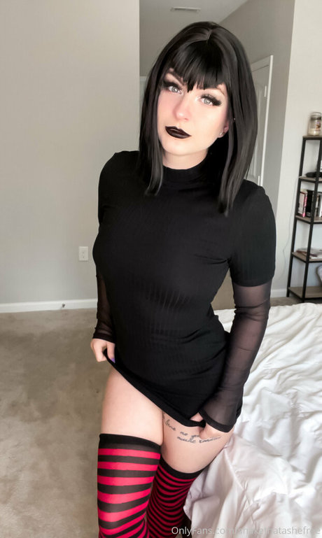 shakethatashefree art actress pictures