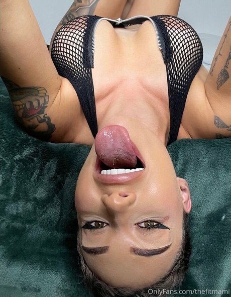 fitmamii best model picture