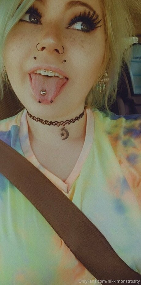 nikkimonstrosity star top archive