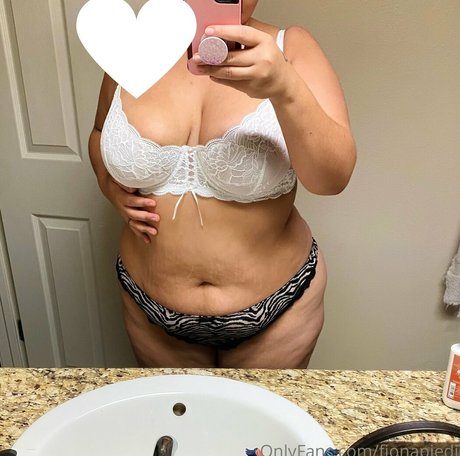 fionapiedi pornstar perfect photos