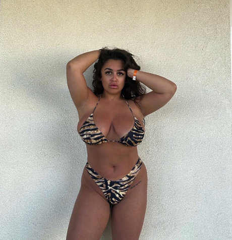 Nikiamarshalll pretty pornstar galleries