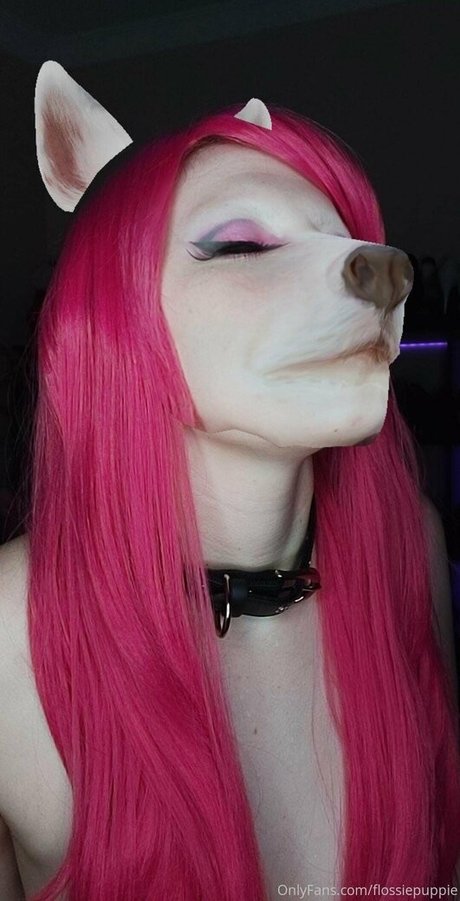 flossiepuppie model pic
