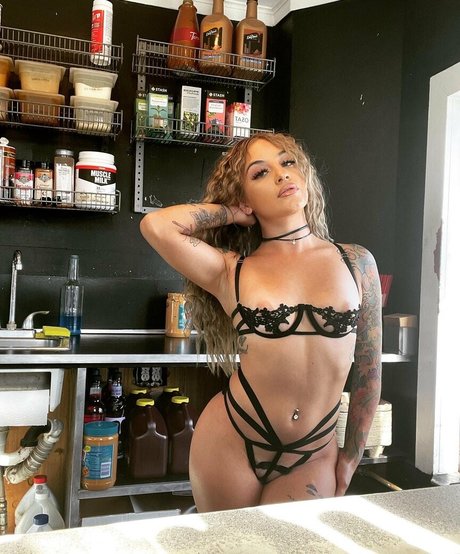 Sally Villagomez nude star photos