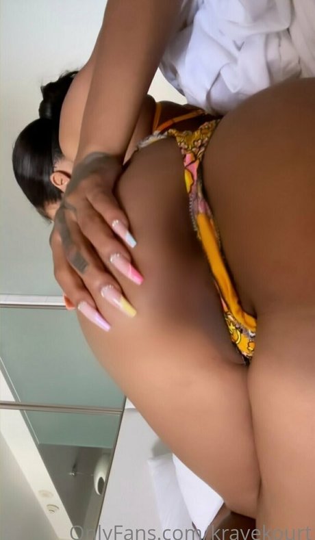 kravekourt pornstar top image