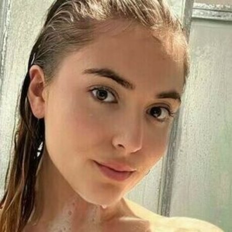 Scarletbeauty25 pretty pornstar pics