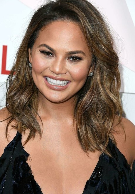 Chrissy Teigen pretty star galleries