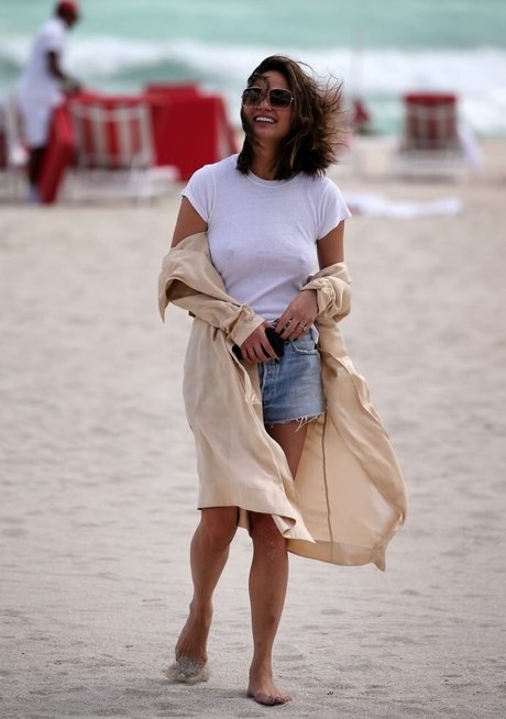 Chrissy Teigen pornstar beautiful photos