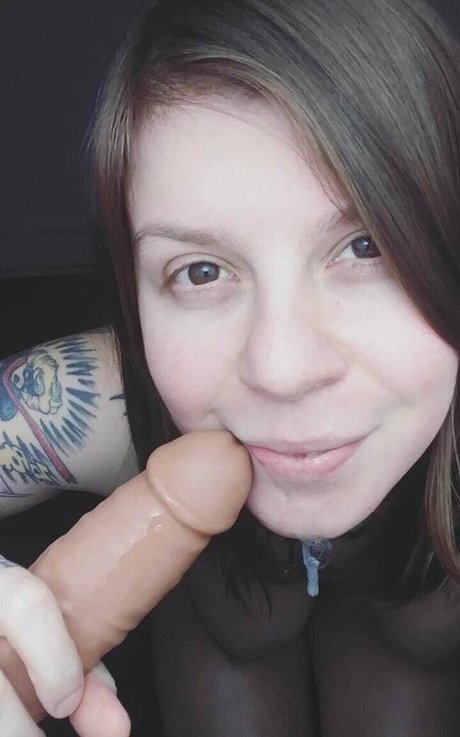 theellehell erotic pornstar picture