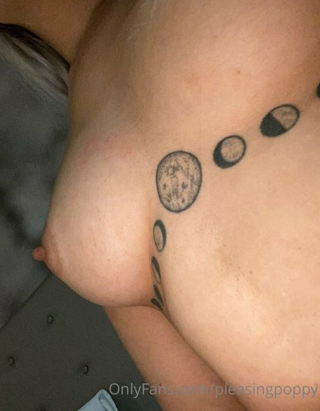 Pleasing Poppy model nudes galleries