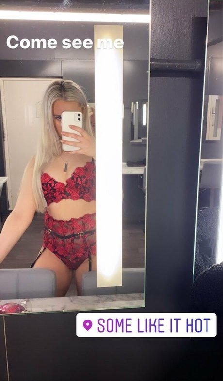 Pleasing Poppy star high quality image