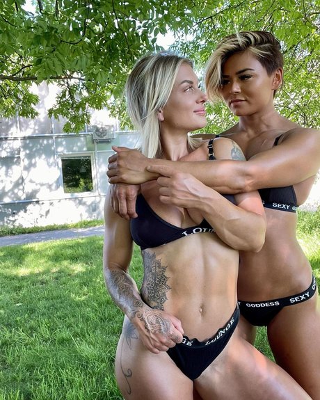 Caroline Aspenskog pretty model image