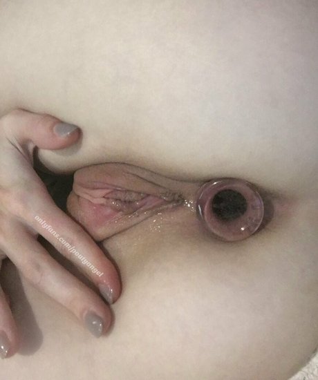 flat chested onlyfans hd pic