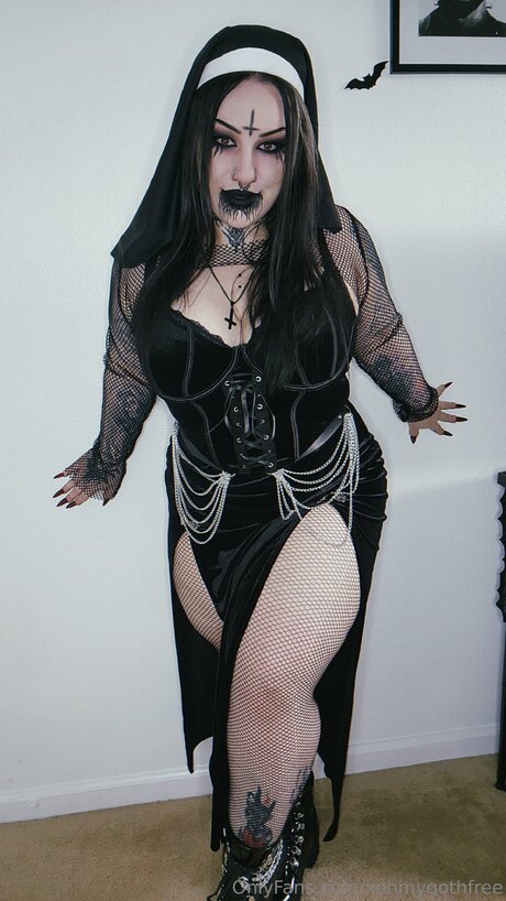 xohmygothfree model sexy galleries