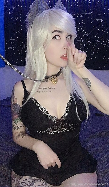 Emberwolf model adult picture